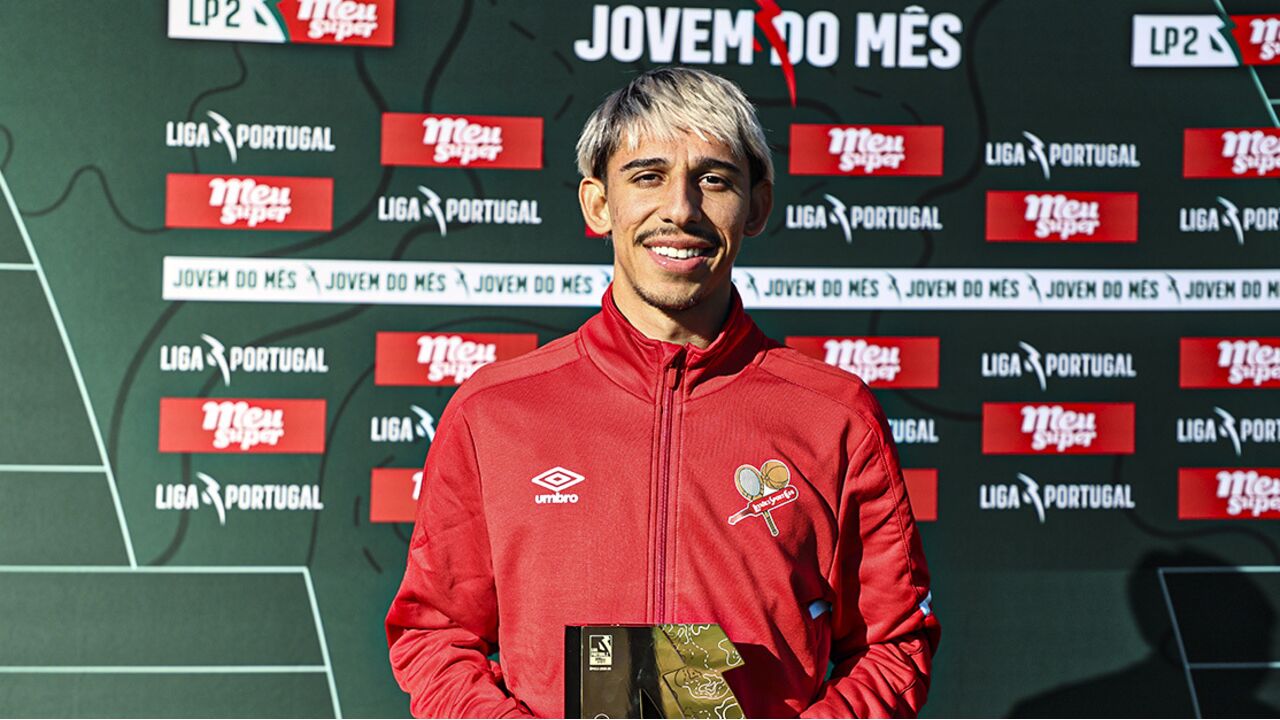 Jogador recebe prémio "Jovem do Mês" da Liga Portugal 2