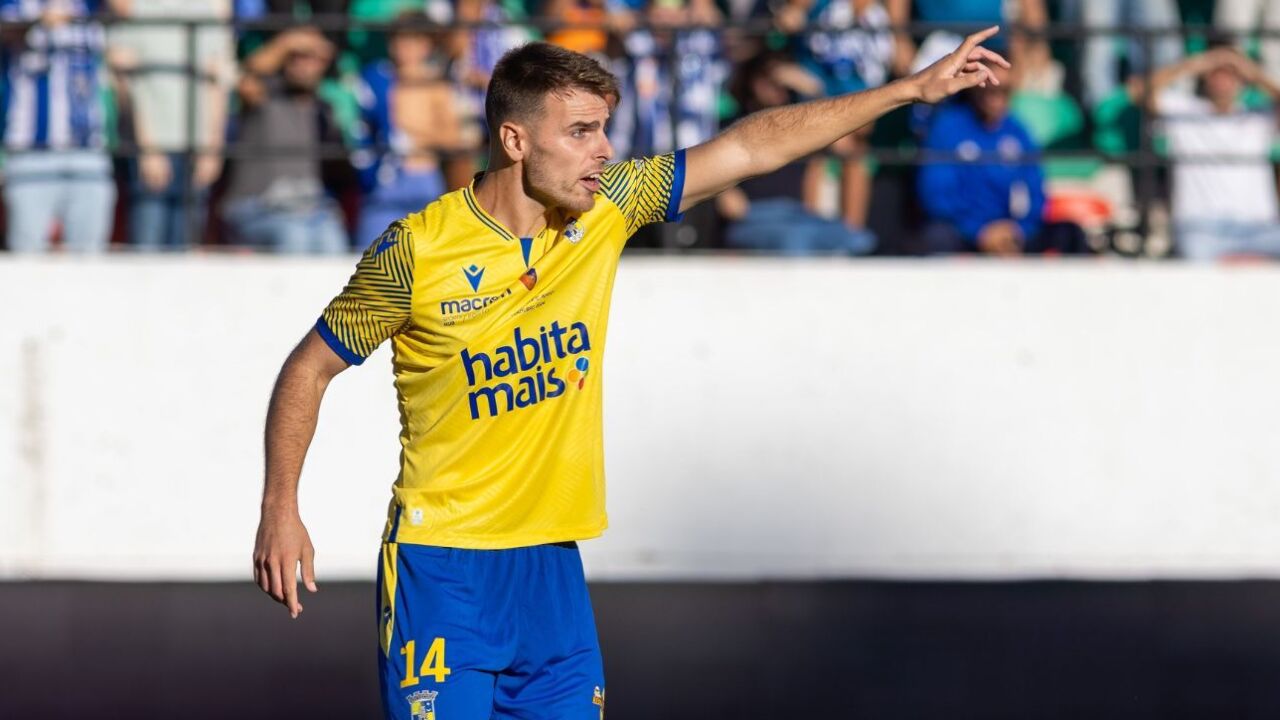 Francisco Gomes, jogador do Sintrense, em entrevista a Record