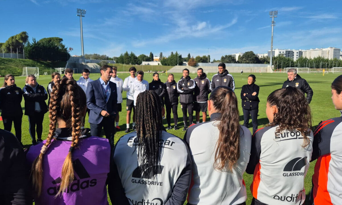 Mónica Jorge e Rui Costa no treino do Benfica no Seixal