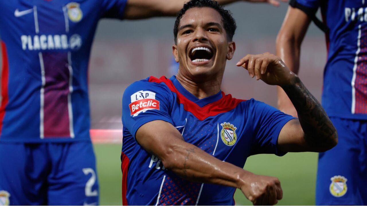 Alex Amorim, médio do Alverca