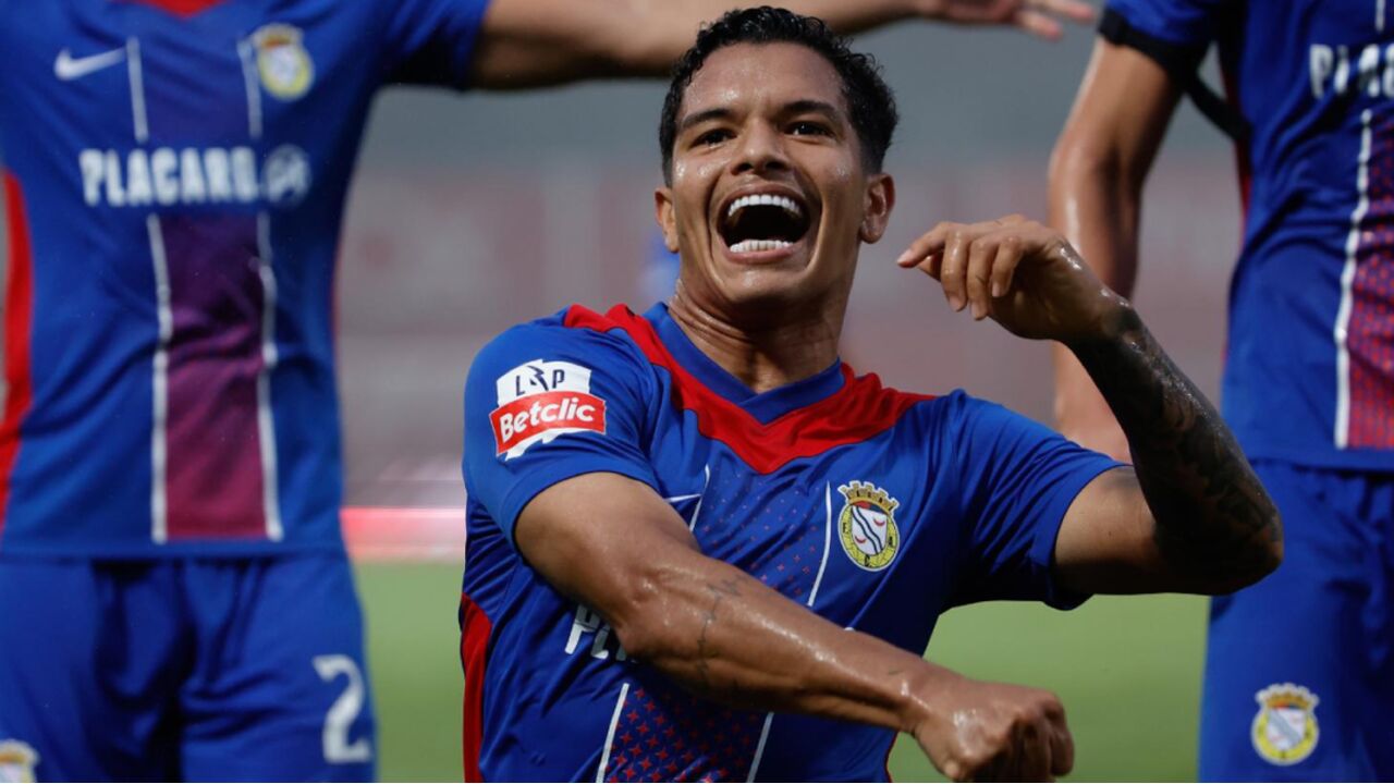 Alex Amorim, médio do Alverca