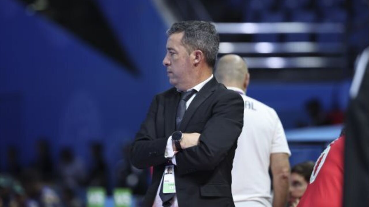 Luís Conceição celebra vitória histórica de Portugal no Mundial de futsal feminino contra a Tanzânia