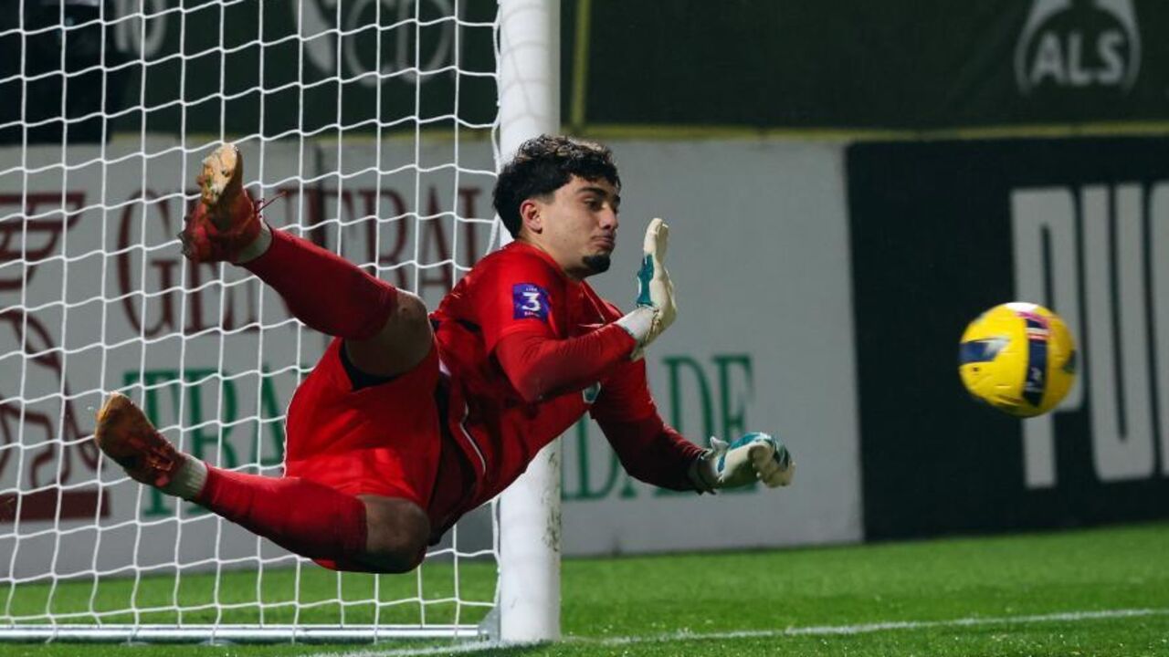 Duarte Almeida defende penálti e garante vitória do Caldas sobre o Tondela na Taça de Portugal