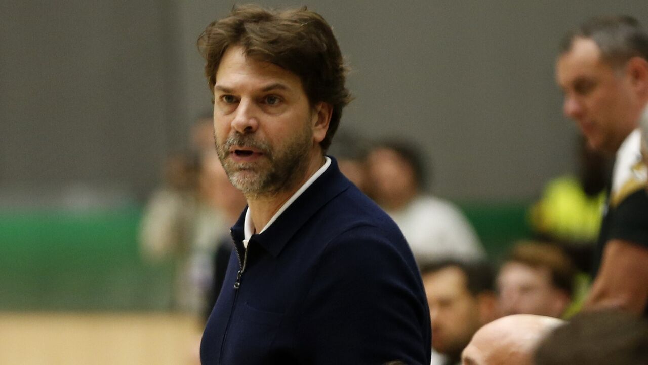 Edo Bosch recebe apoio após perda do pai antes do clássico com FC Porto