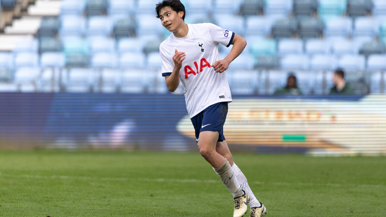 Han Willhoft-King representou o Tottenham antes de se mudar para a formação do Manchester City