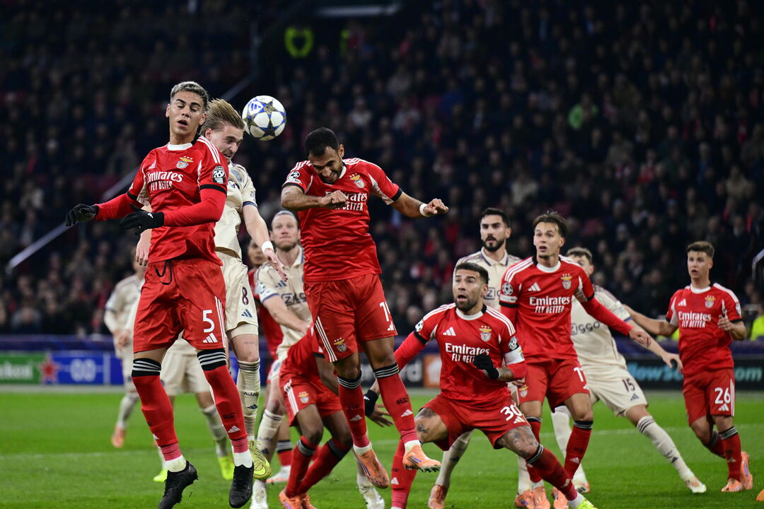 Pavlidis em ação frente ao Ajax