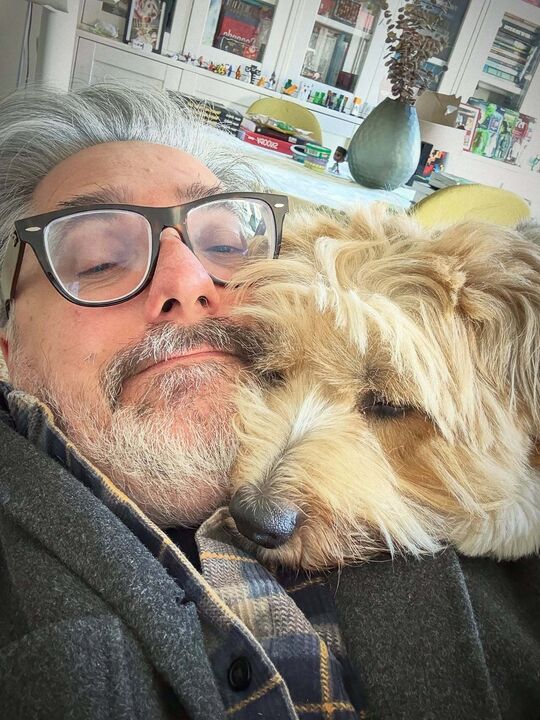 Nuno Markl com a cadela, Chiclete