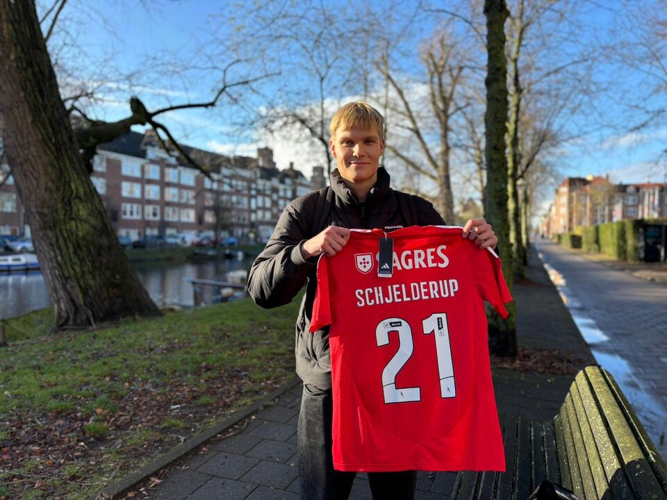 Pieter Albers vive a 82 quilómetros de Amesterdão e é fã Schjelderup 
