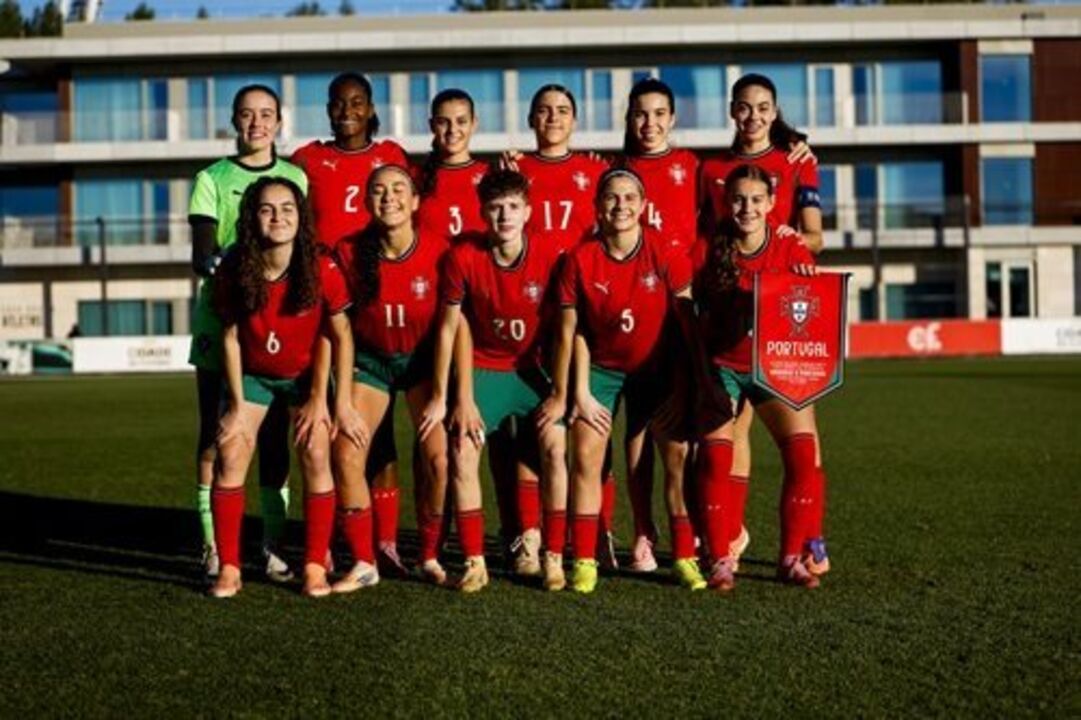 Equipa feminina de sub-17 venceu a Hungria no apuramento para o Euro