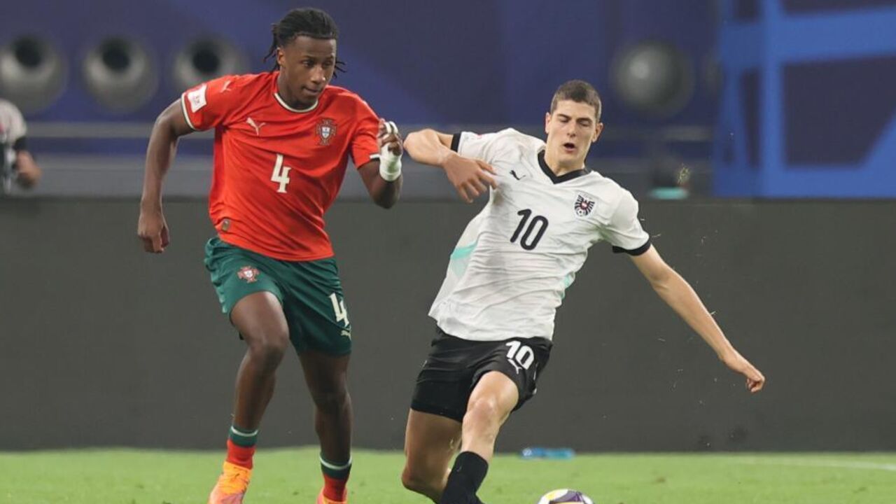 Mauro Furtado em destaque no jogo Portugal-Áustria no Mundial Sub-17