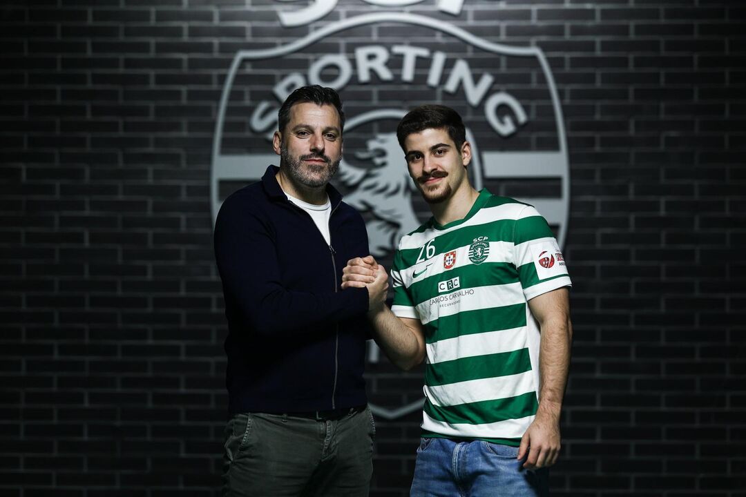 Manuel Ugarte assina pelo Paris Saint-Germain, depois de jogar no Sporting