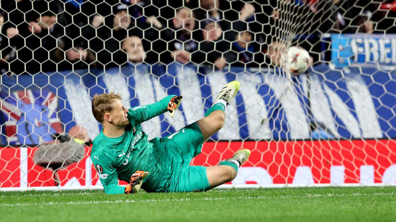 Hornicek não conseguiu travar o penálti de Tavernier frente ao Rangers