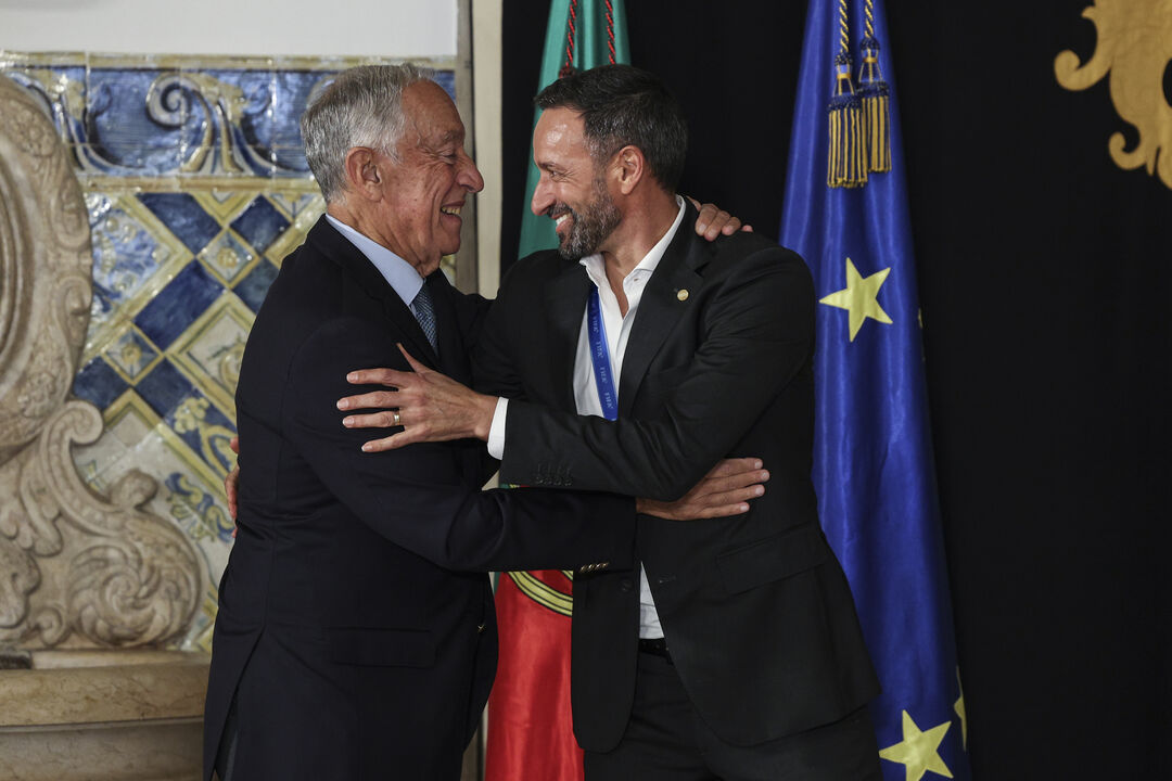 Bino Maçães cumprimenta Marcelo Rebelo de Sousa