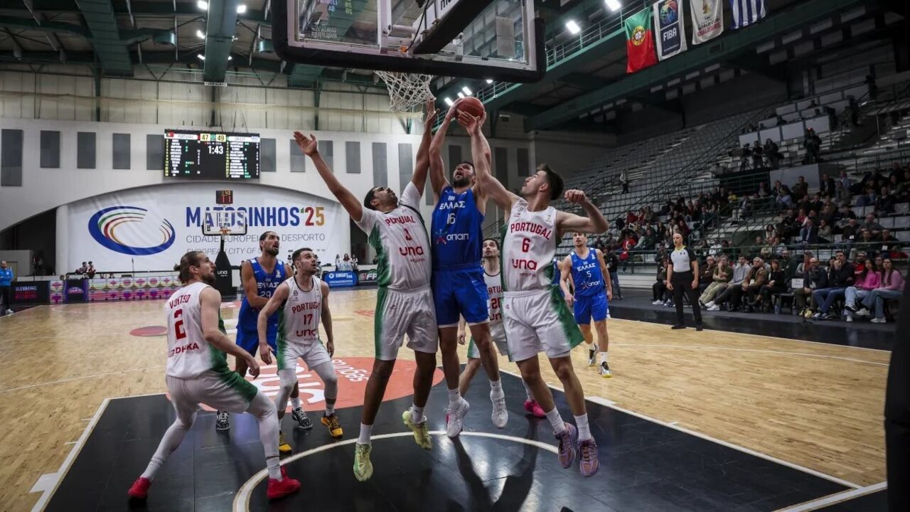 Portugal perde com a Grécia no apuramento para o Mundial de basquetebol.
