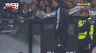 Mourinho a ir para o balneário numa altura em que a 1.ª parte do V. Guimarães-Benfica ainda não tinha terminado