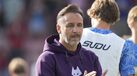 Julen Lopetegui, treinador do Wolverhampton, acompanha o jogo