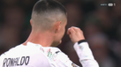 Cristiano Ronaldo reage após expulsão em Dublin durante jogo