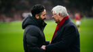 Ruben Amorim e Sir Alex Ferguson à conversa no relvado