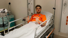 Guarda-redes do Club Brugge em cama do hospital