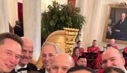 Cristiano Ronaldo com Elon Musk e Infantino na visita à Casa Branca