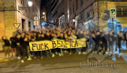 Ultras do Club Brugge exibem tarja a insultar o Benfica horas antes de defrontar o Sporting na Champions