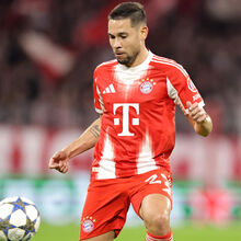 <![CDATA[ Notícia Record: Benfica avalia contratação de Raphaël Guerreiro ]]>