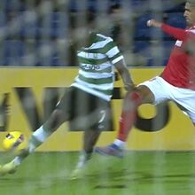 <![CDATA[ Notícia Record: árbitro e auxiliar do Santa Clara-Sporting vão para a jarra ]]>