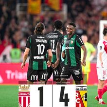 <![CDATA[ Lens vence no Mónaco e 'cola-se' a Marselha na liderança provisória na Liga francesa ]]>