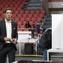 <![CDATA[ Do apoio a Schjelderup ao lance "anedótico" do Sporting nos Açores: o que disse Rui Costa após ser reeleito ]]>