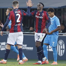 <![CDATA[ Nápoles perde em Bolonha e pode fechar jornada com queda para quarto lugar ]]>