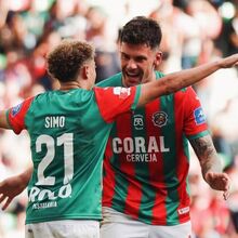 <![CDATA[ Marítimo-P. Ferreira, 2-0: madeirenses ganham com dois golos na 1.ª parte e sobem a terceiro ]]>