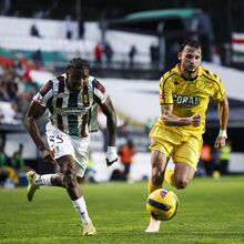 <![CDATA[ A crónica do E. Amadora-Nacional, 1-1: Reação tricolor esbarra no poste ]]>
