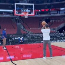 <![CDATA[ André Franco brilha a jogar basquetebol no pavilhão dos Chicago Bulls: «Dêem-lhe um contrato de 10 dias» ]]>