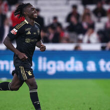 <![CDATA[ Ex-colega elogia Renato Nhaga: «É capaz de jogar em qualquer clube grande de Portugal» ]]>