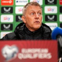 <![CDATA[ «Não nos podemos atirar de cabeça»: selecionador da Irlanda promete nova 'muralha' frente a Portugal ]]>