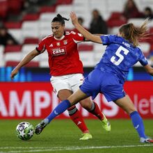 <![CDATA[ A crónica do Benfica-Twente, 1-1: voo bem agridoce ]]>