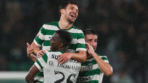 Pote a festejar golo marcado ao Alverca