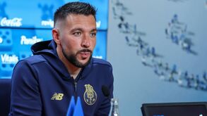 Farioli em conferência de imprensa