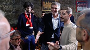 As imagens da visita de João Noronha Lopes à Casa do Benfica em Vizela