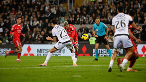 V. Guimarães e Benfica empatam 0-0 na primeira parte do encontro