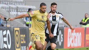 Joujou, aqui a fugir a João Aurélio, fez o único golo do encontro