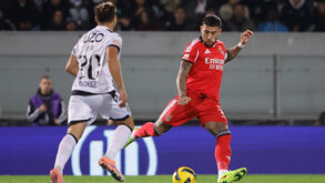 Otamendi suspenso após ver cartão amarelo