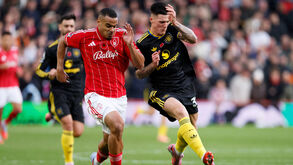 Benjamin Sesko em ação no jogo com o Nottingham