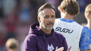 Julen Lopetegui, treinador do Wolverhampton, acompanha o jogo