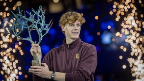 Jannik Sinner vence Masters 1.000 de Paris contra Felix Auger-Aliassime