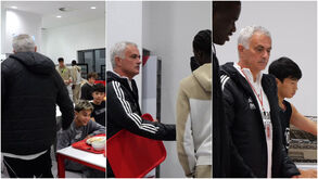 «'Tá bom, 'tá bom»: a visita de José Mourinho ao refeitório do Benfica Campus