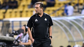 Pedro Martins reage durante o jogo entre Al Gharafa e Al Hilal