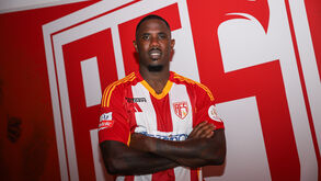 Carlos Ponck regressa a Vila das Aves