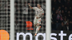 Luis Díaz festeja o golo apontado ao PSG