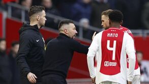 Ron Jans elogia Farioli, técnico que enfrentou no Ajax